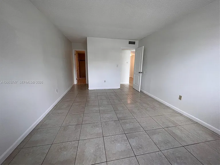 15221 NE 6th Ave #A104 — Photo 11