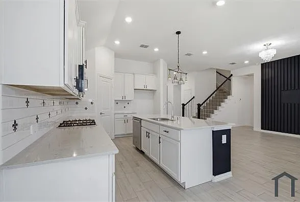 700 Pistachio Pkwy — Photo 1