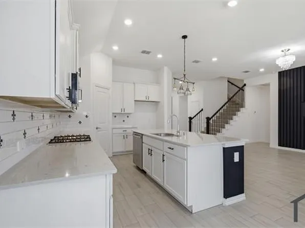 700 Pistachio Pkwy, Forney, TX 75126