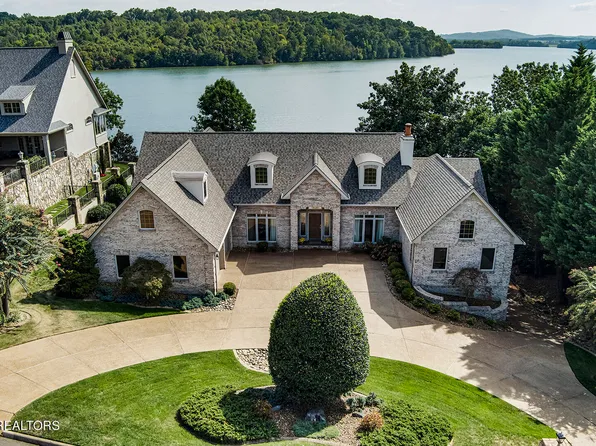 135 Big Water Dr, Vonore, TN 37885