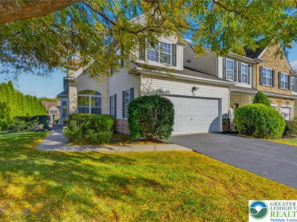 27 Cobblestone Dr, Easton, PA 18045