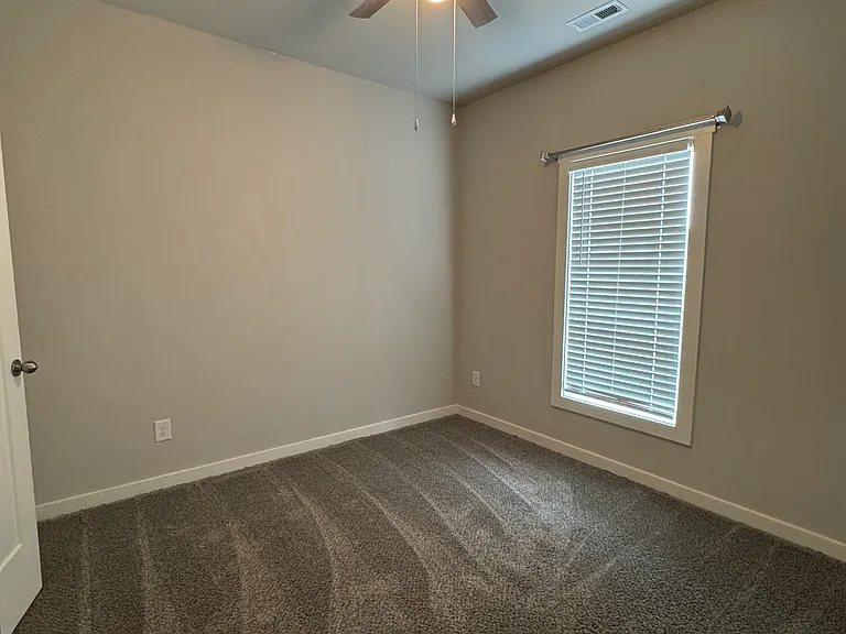 308 N Point Cir — Photo 31