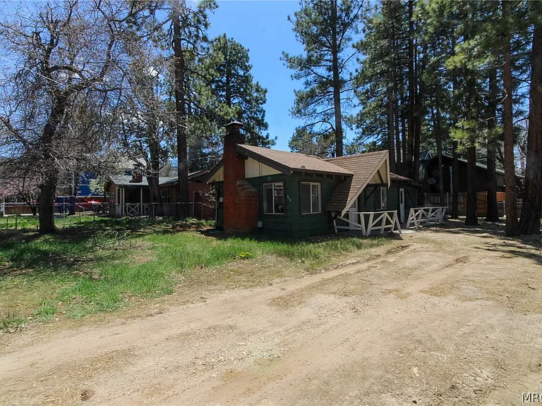 512 Barton Ln N — Photo 18