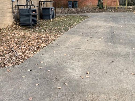 3rd image of 2939 Kimball Ave