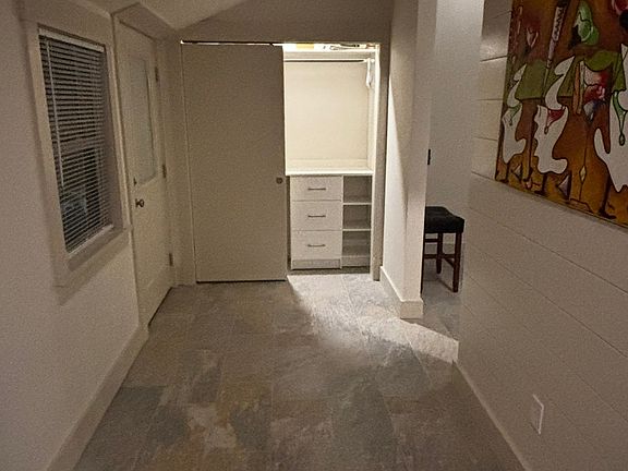 5th image of 420 E 54th St
