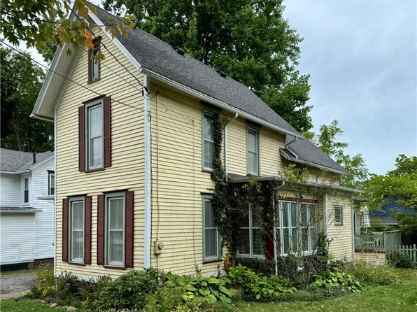 21 South Ave, Brockport, NY 14420