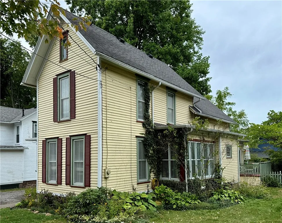 21 South Ave photo 1
