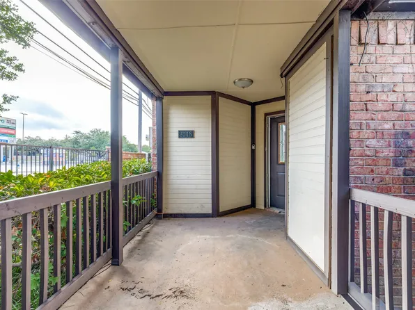 3148 Royal Gable Dr, Dallas, TX 75229