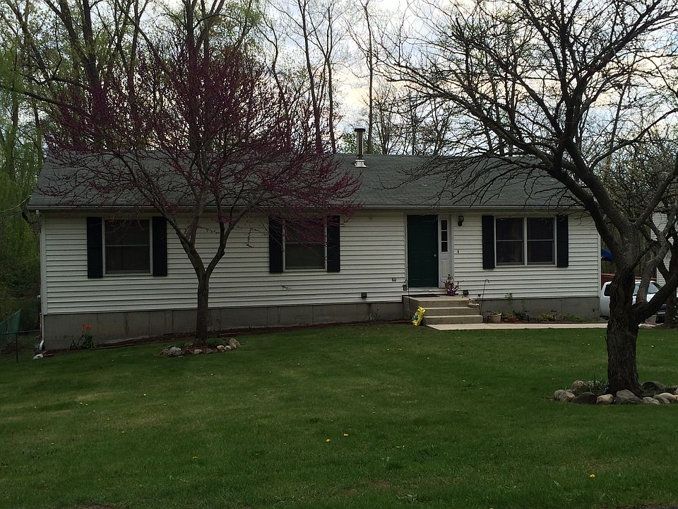 1st image of 20 Hoover Pl