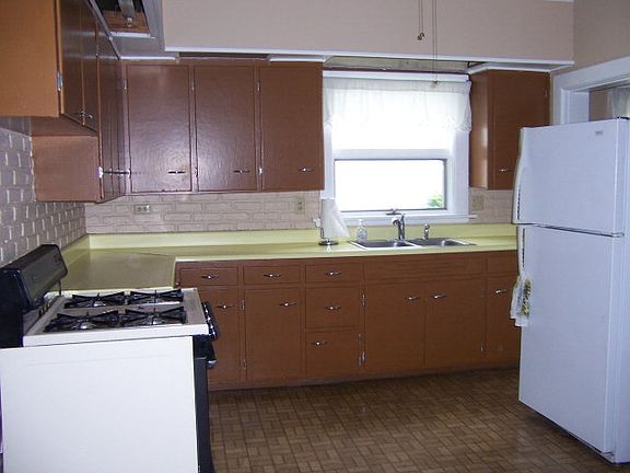 5th image of 229 S Seffner Ave