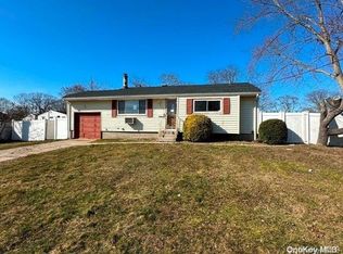 27 Kirby Ln, Central Islip, NY 11722