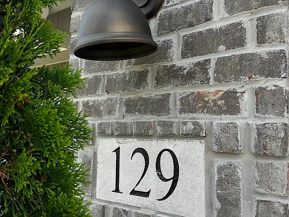 2nd image of 129 Rio Grande Way