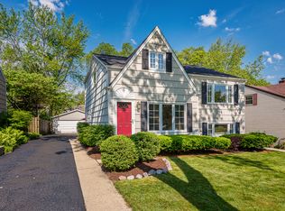 422 Evergreen Ave, Glen Ellyn, IL 60137