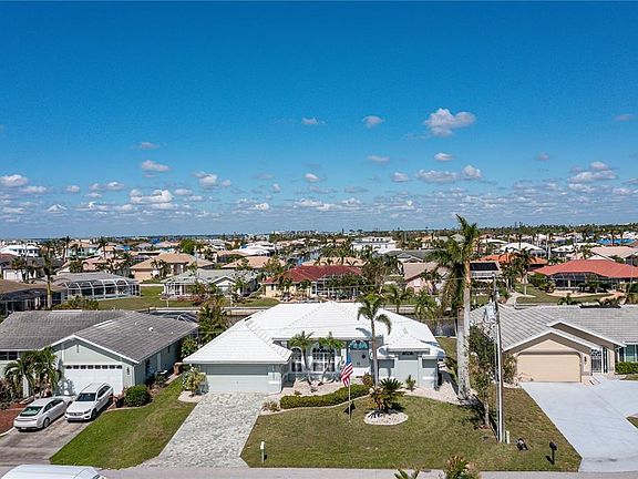 2nd image of 812 Lucia Dr