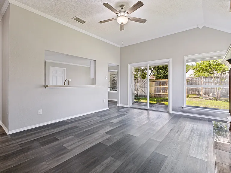 4111 Ocean Reef St — Photo 8