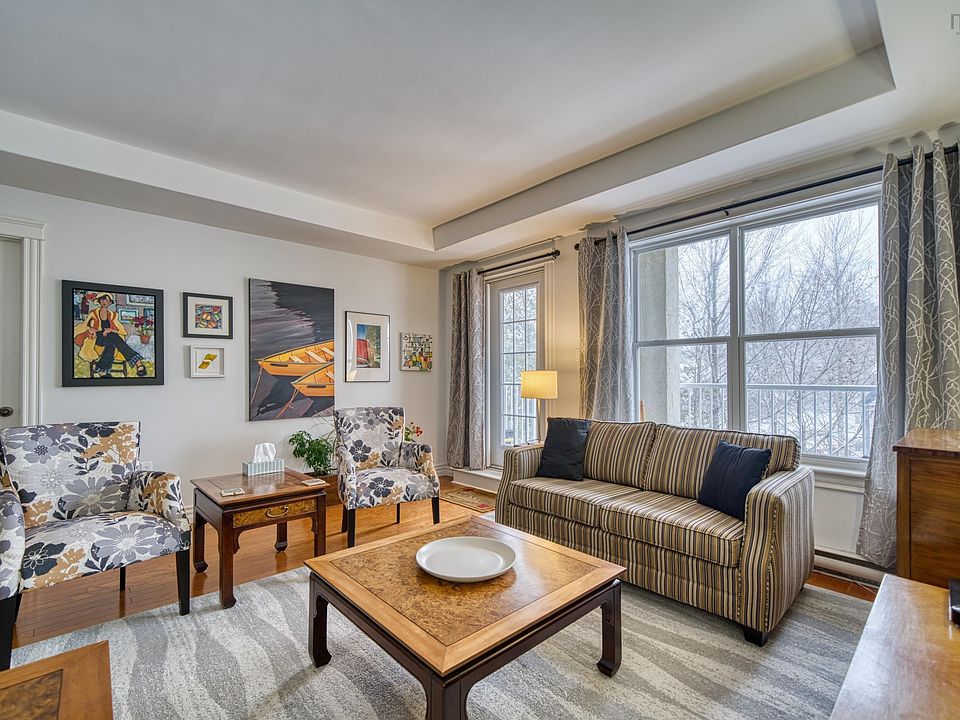 1st image of 476 Main St #304