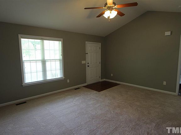 5th image of 570 Lockwood Dr