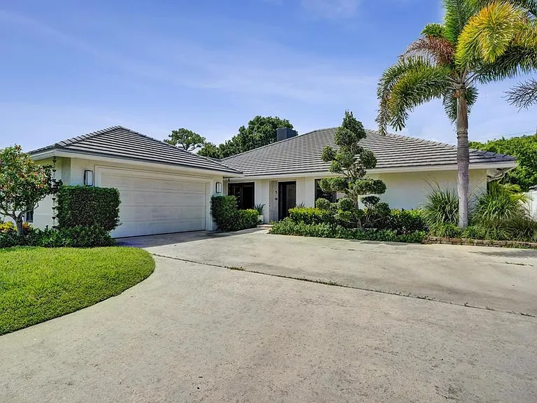5569 Wind Drift Ln — Photo 1