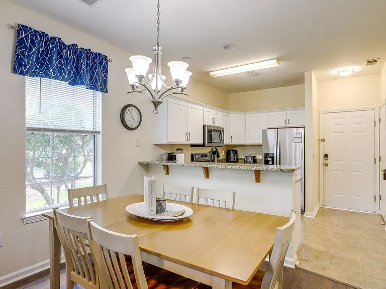 1298 River Oaks Dr #5-D — Photo 4