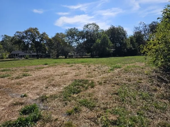 1107 Esma Shop, Greenville, TX 75401