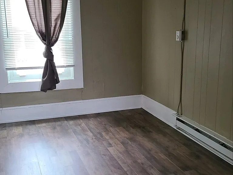 301 Oakwood St #C — Photo 7