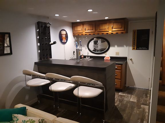 Basement wet bar