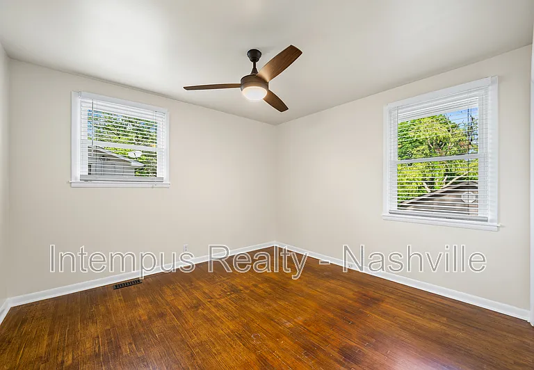 7020 Bonnamere Dr — Photo 10