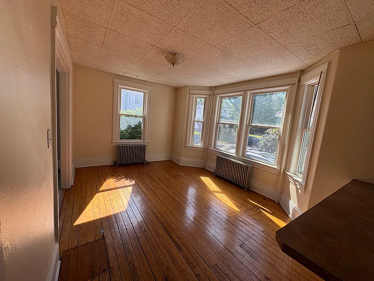 Dining room.