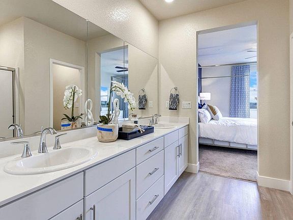 5th image of 5301 E Commerce Way Unit 26102
