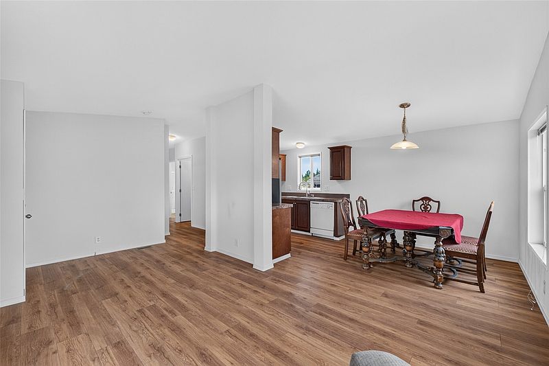 4th image of 3433 S 182nd Street