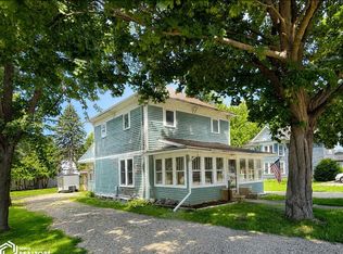 208 S Lake St, Lake Mills, IA 50450