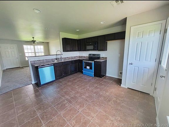 3rd image of 14749 S Fern Pl