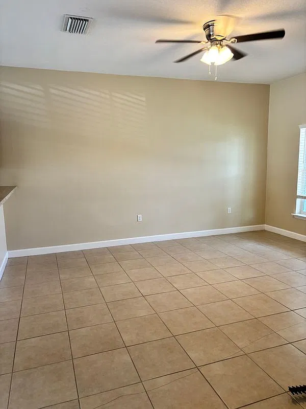 3 bed, 2.0 bath, 1300 sqft, $1,650 — Photo 4