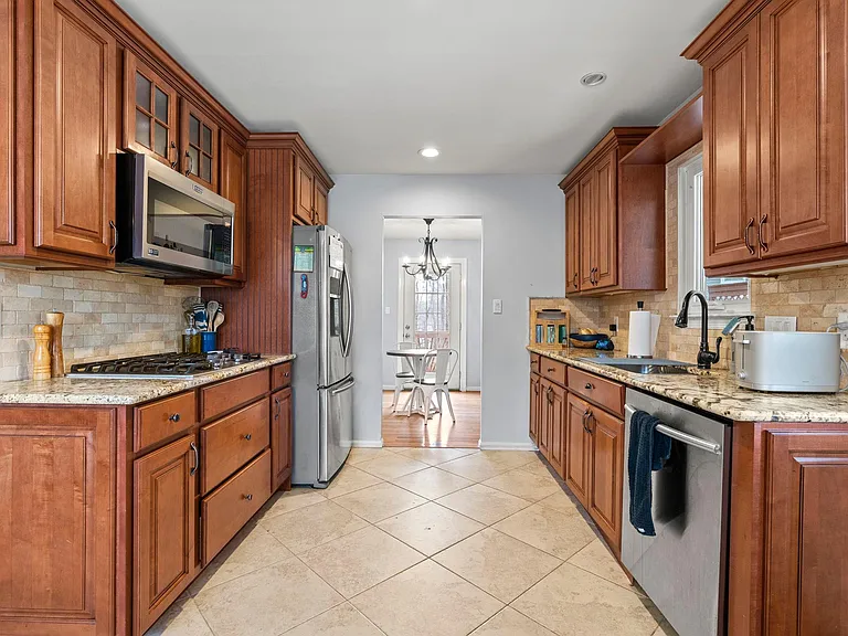 7005 Stone Mill Pl — Photo 2