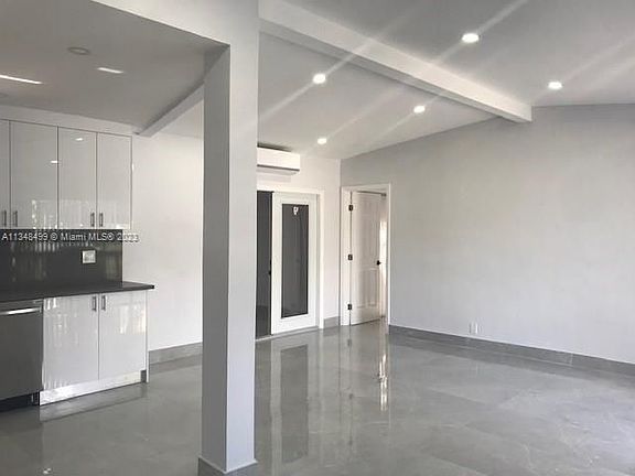 4th image of 4380 SW 11th St #1