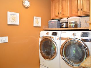 100 Oaklawn Ave, Farmingville, NY 11738