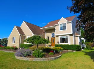 1400 Hemphill Ct, Brighton, MI 48114