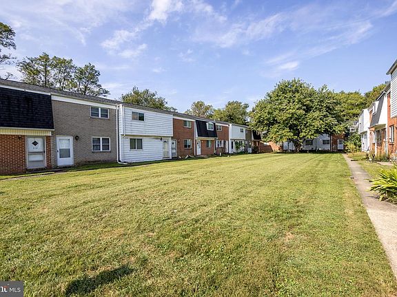 5th image of 218 Aster Ln