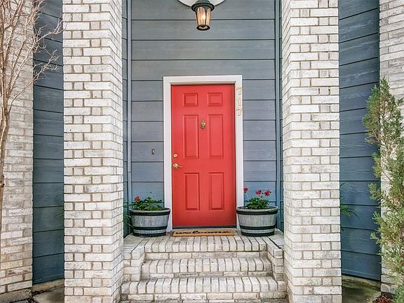3rd image of 717 Stone Trail Dr