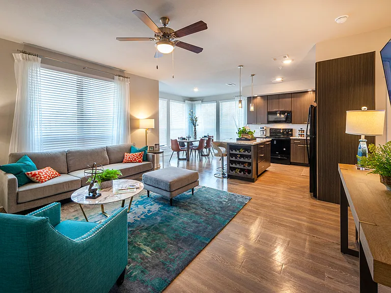 Town Center Lofts — Photo 4