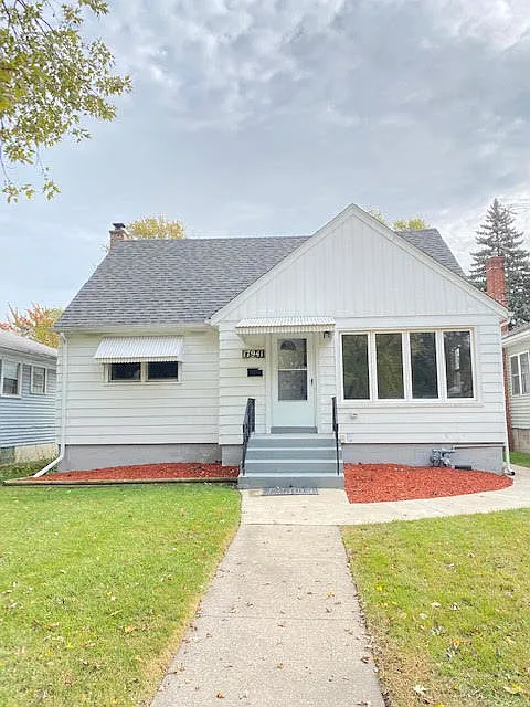 17941 Wentworth Ave photo 1
