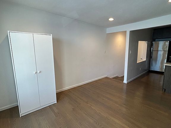 3rd image of 21 Peterborough St #17