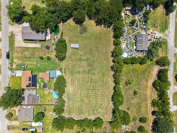 2nd image of 74 Sarah Ln