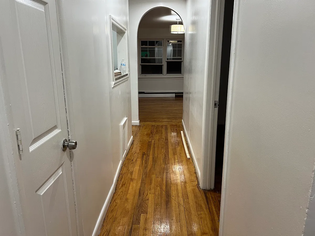 Building Photo - 5215 Meadowview Ave #2