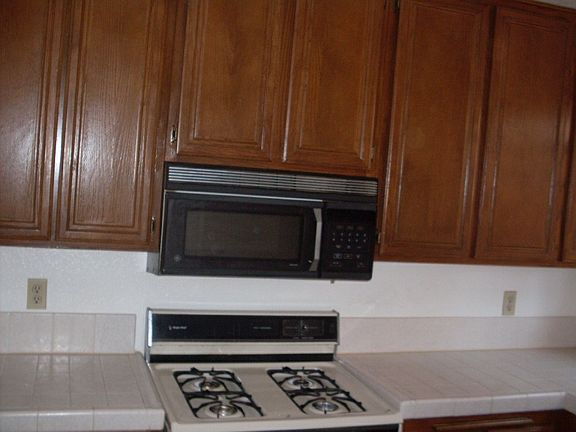 3rd image of 37524 Christina Ct