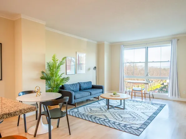 20488 Stevens Creek Blvd APT 1317, Cupertino, CA 95014