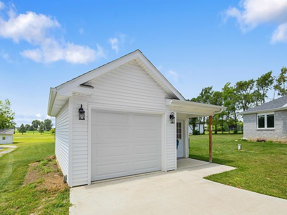3rd image of 9883 Gerig Rd