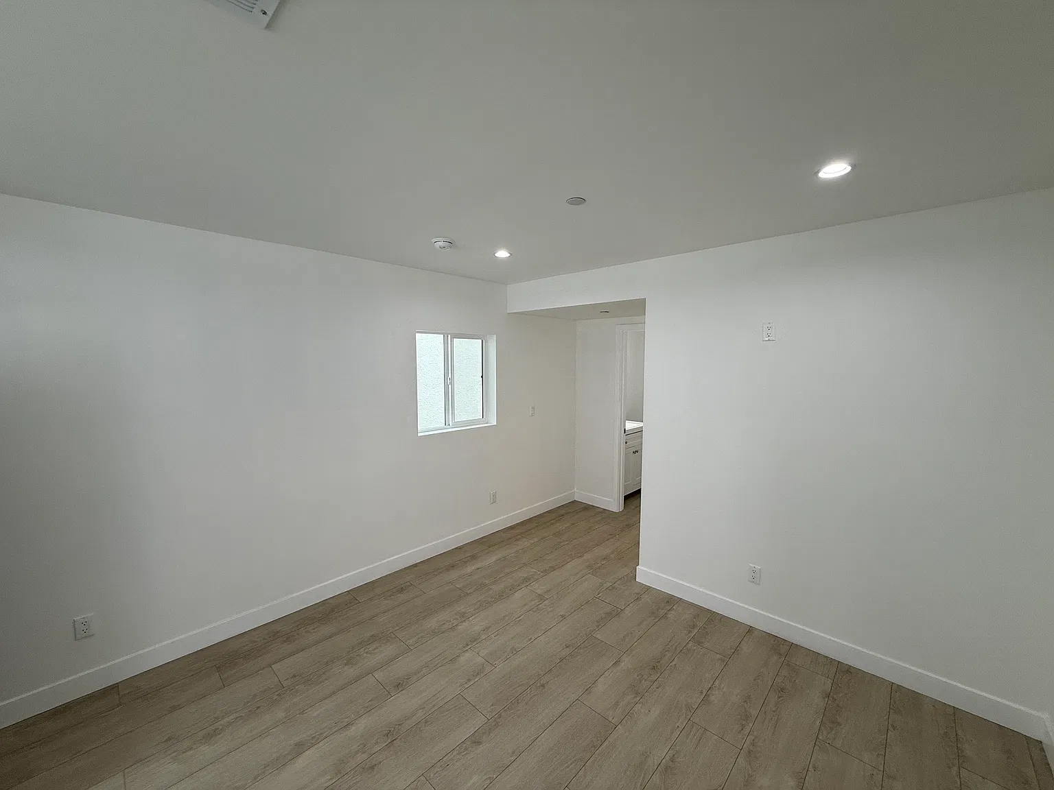 3 bed, $3,295 — Photo 4