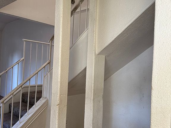 3rd image of 2331 S Greenwood Pl APT A