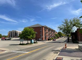 202 N Race St #303, Urbana, IL 61801